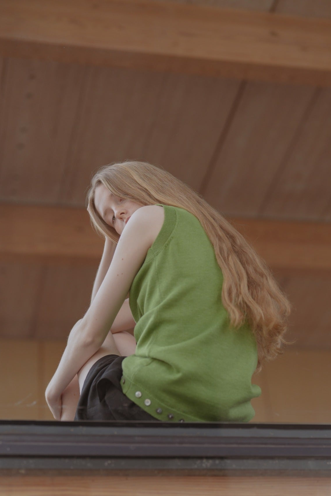 Hem button knit top / Basil
