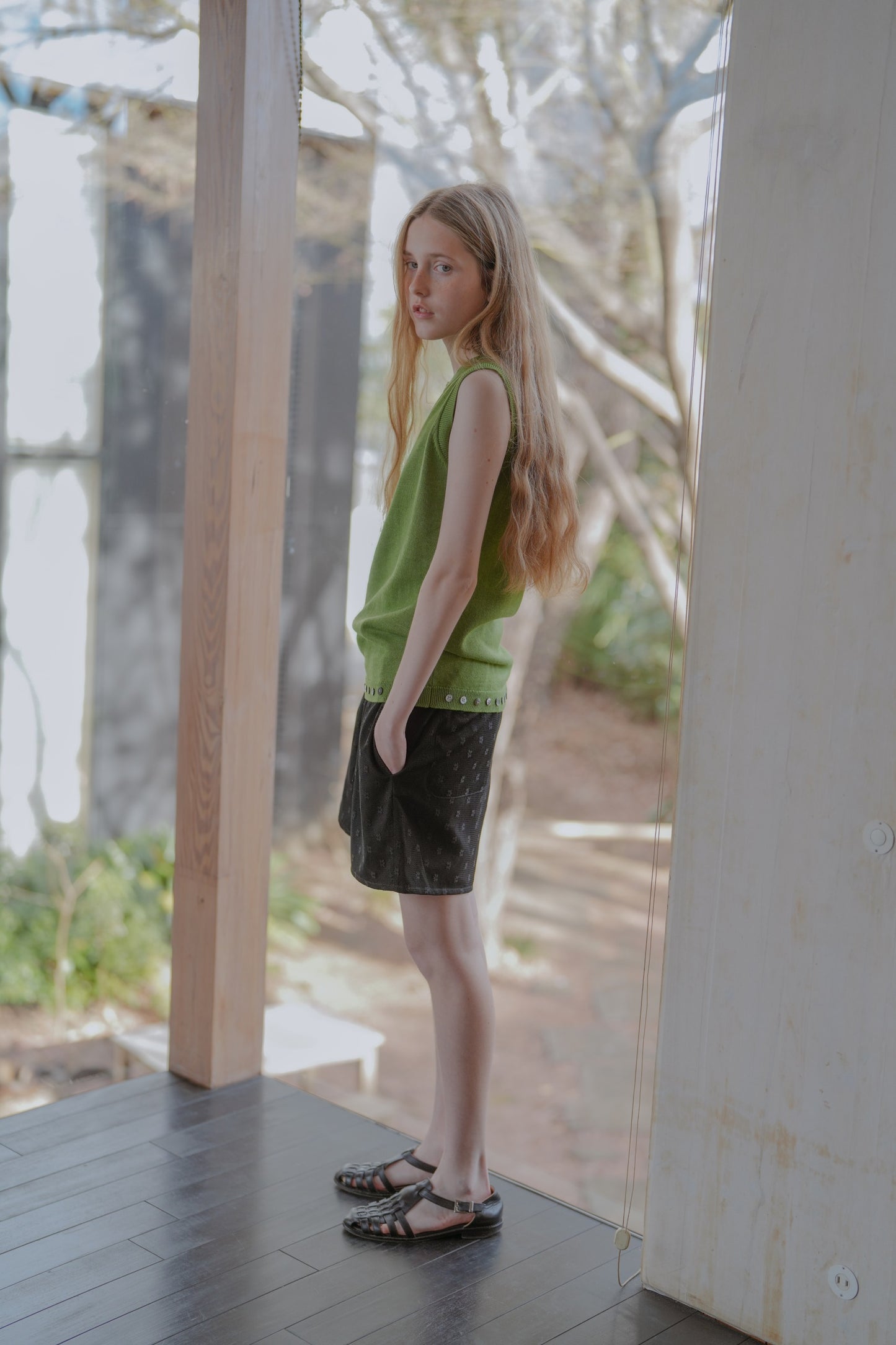 Hem button knit top / Basil
