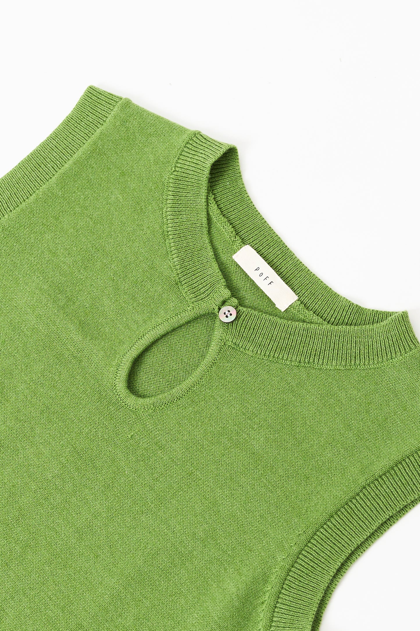 Hem button knit top / Basil