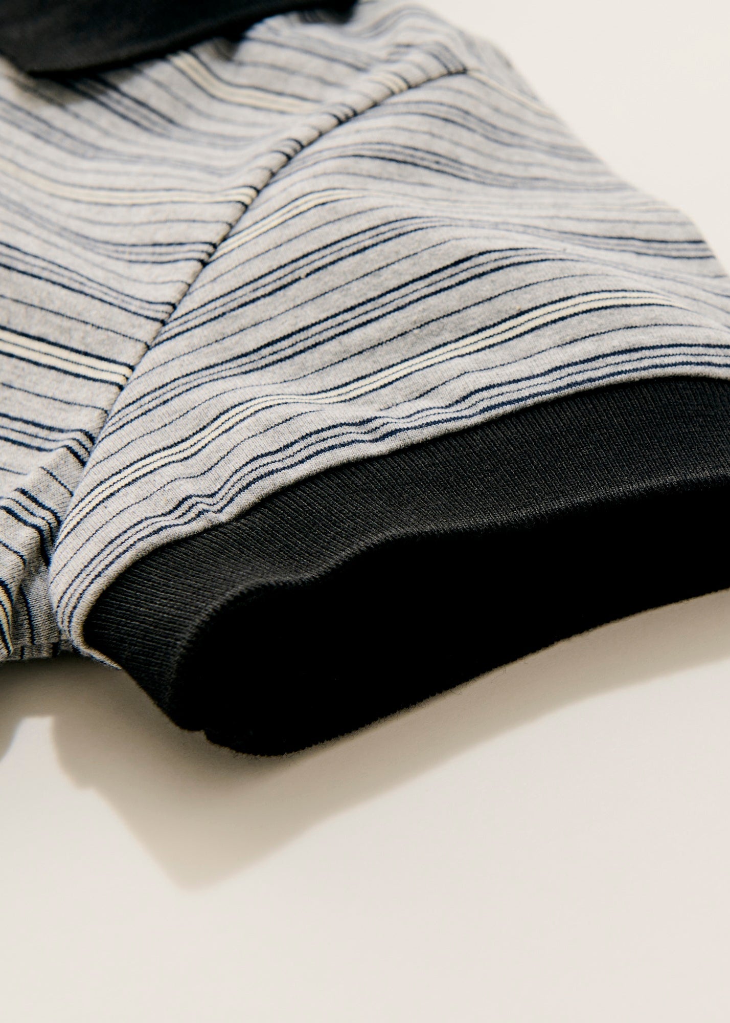 Multi border short polo/gray