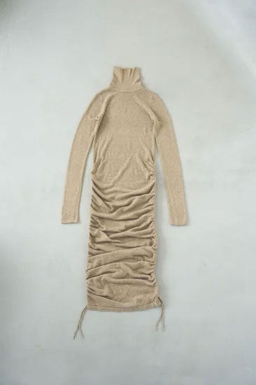 Drawstring knit long dress <Beige>