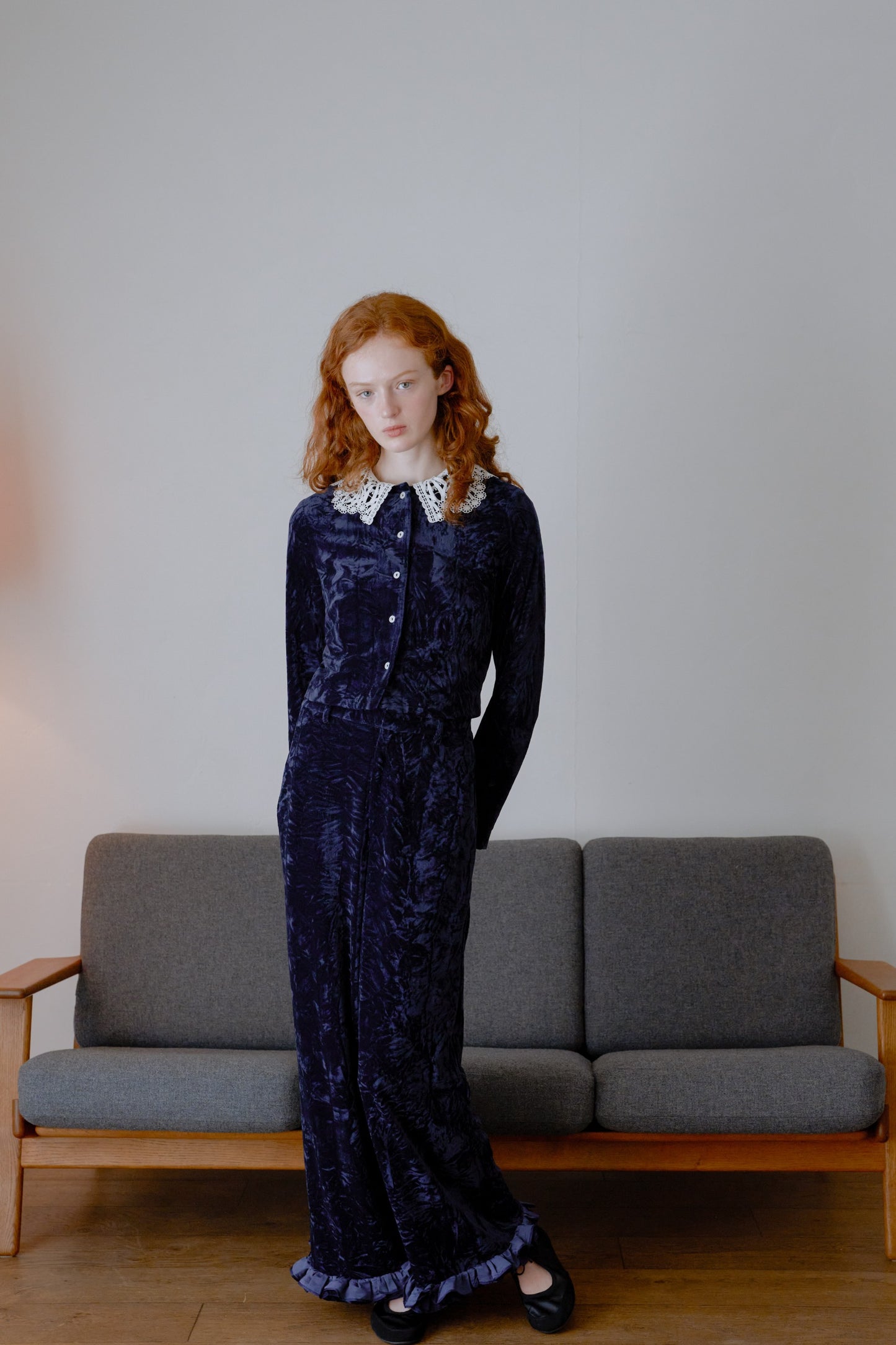 Lace collar velour cardigan / navy
