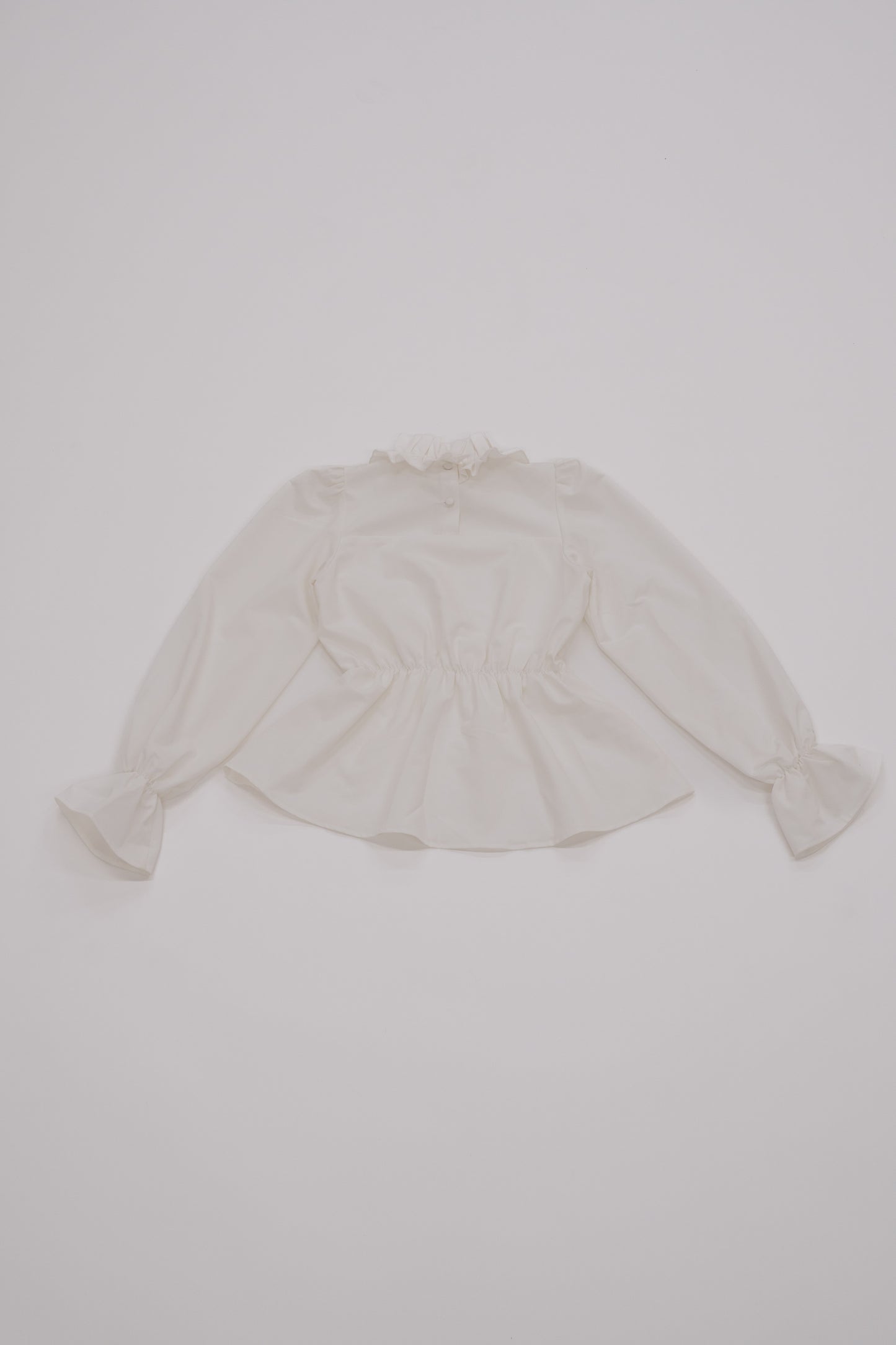Volume frill collar blouse / white