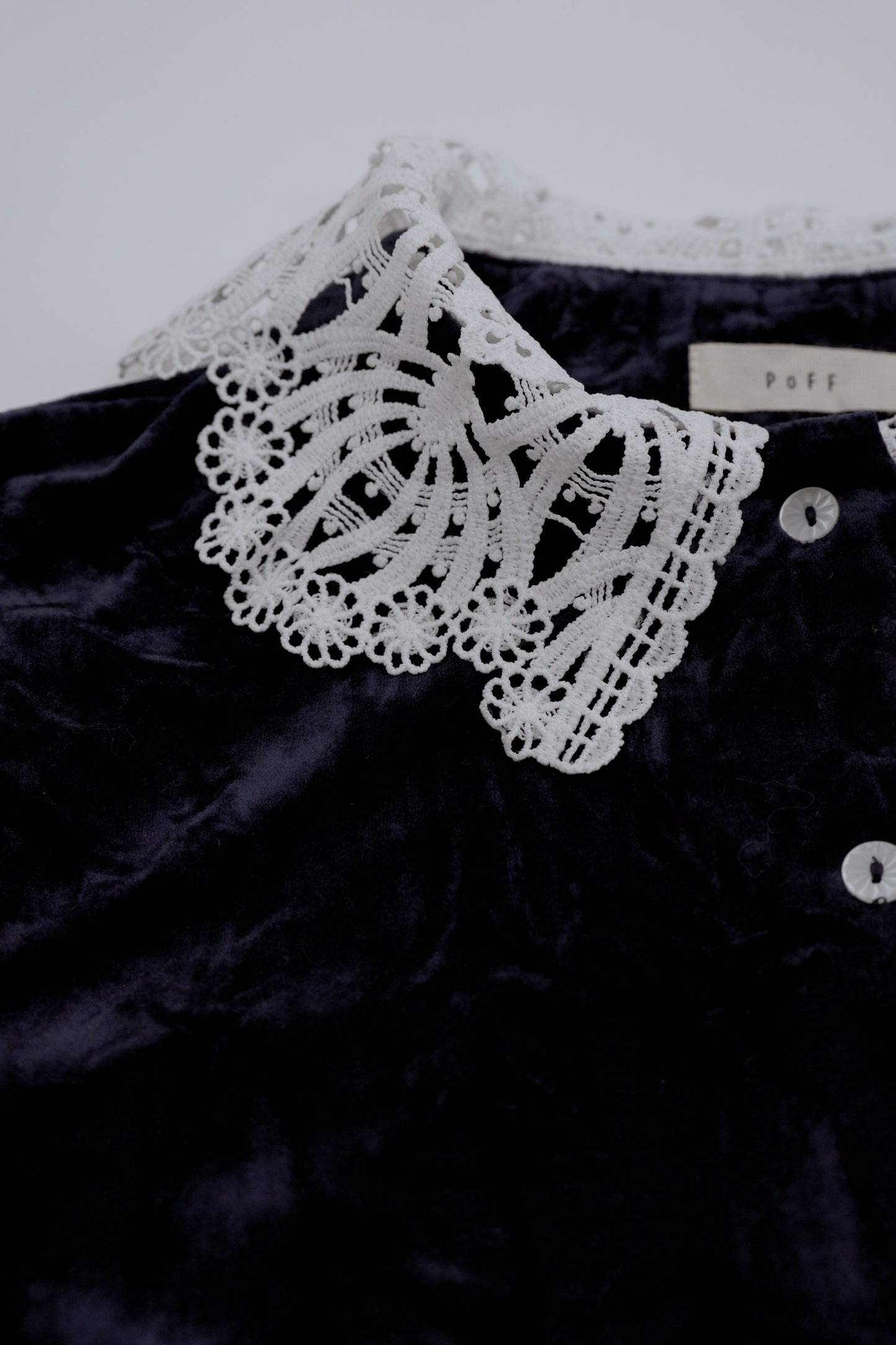 Lace collar velour cardigan / navy