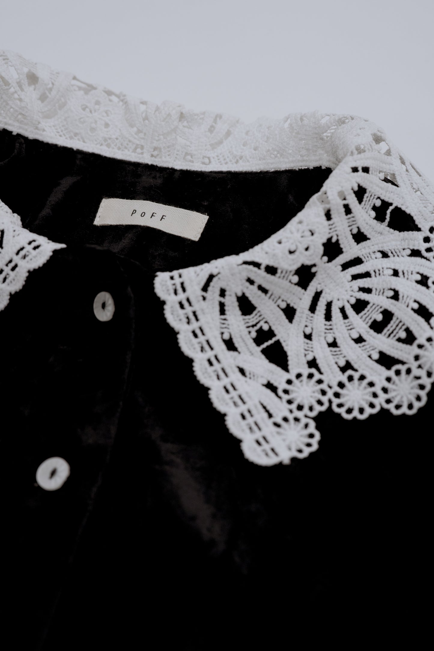 Lace collar velour cardigan / black