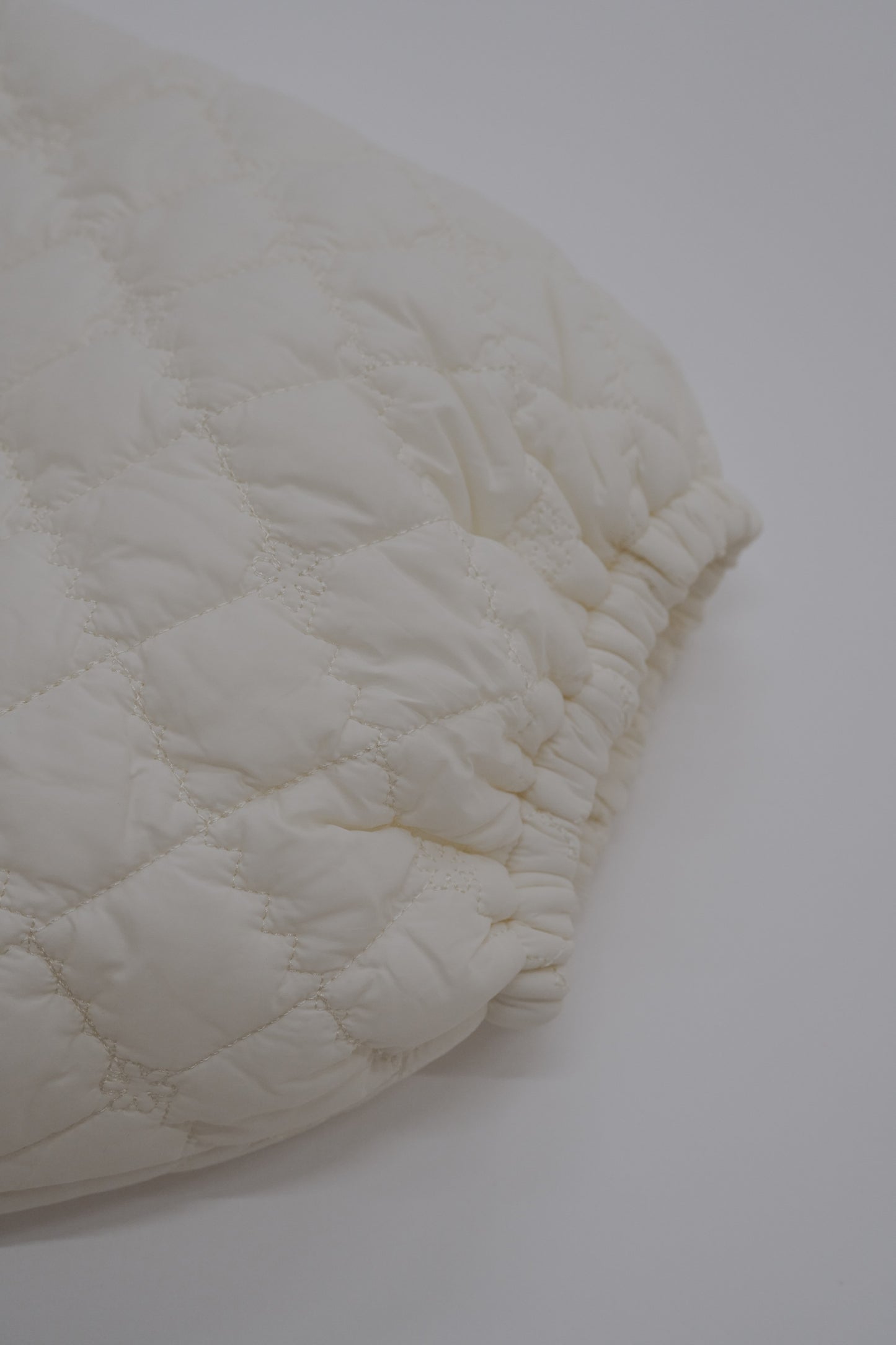 Quilting volume tops / white