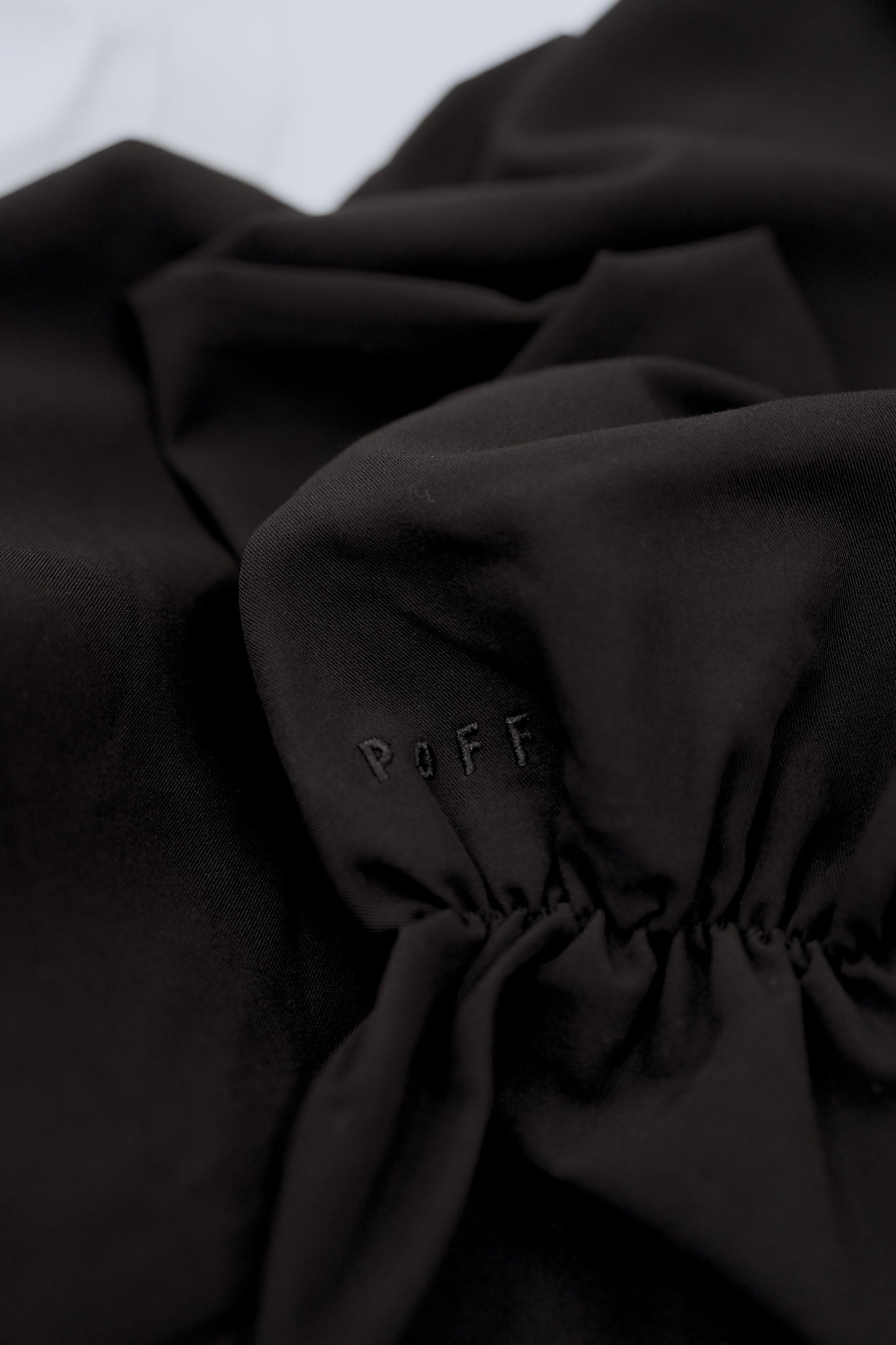 Volume frill collar blouse / black