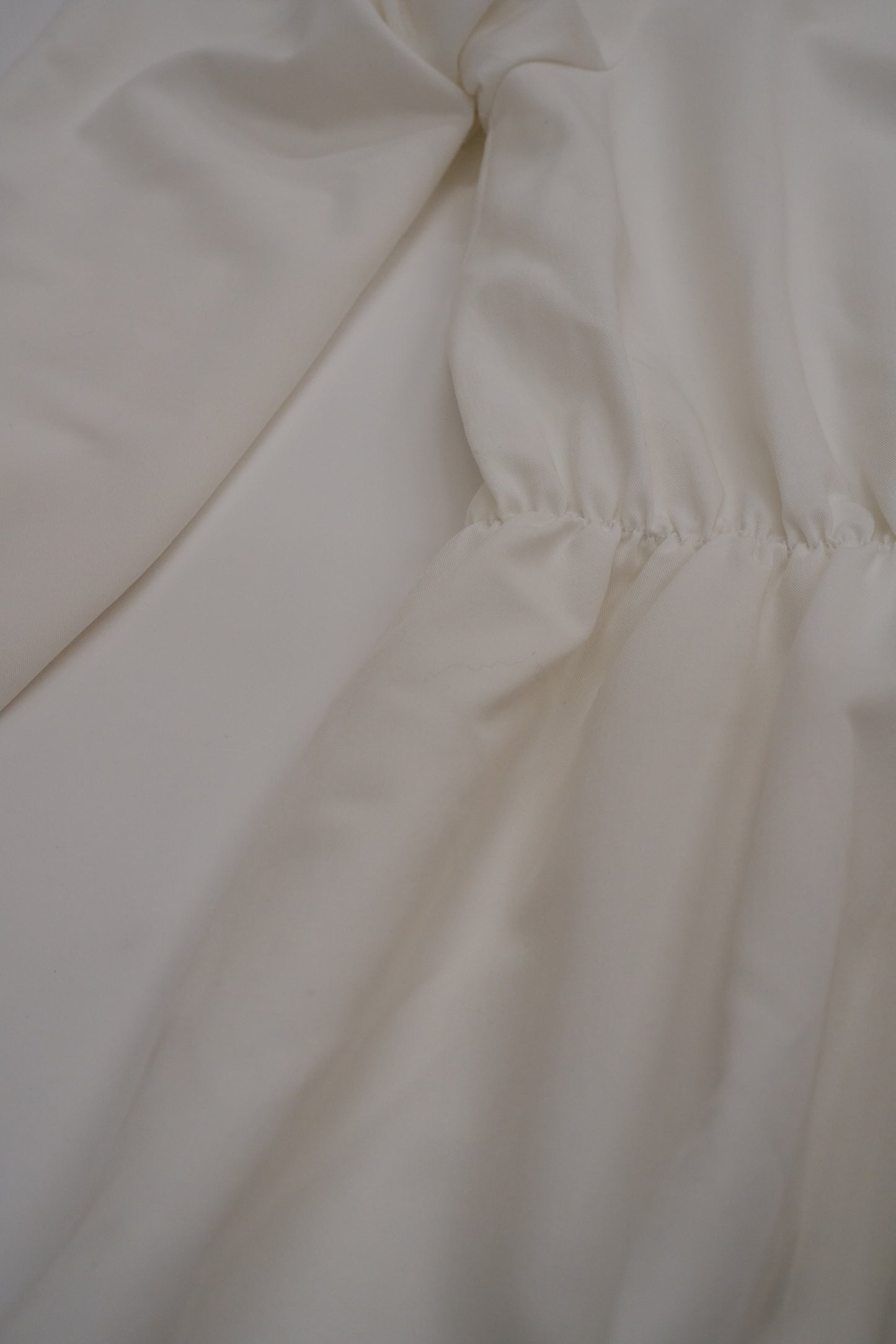 Volume frill collar blouse / white