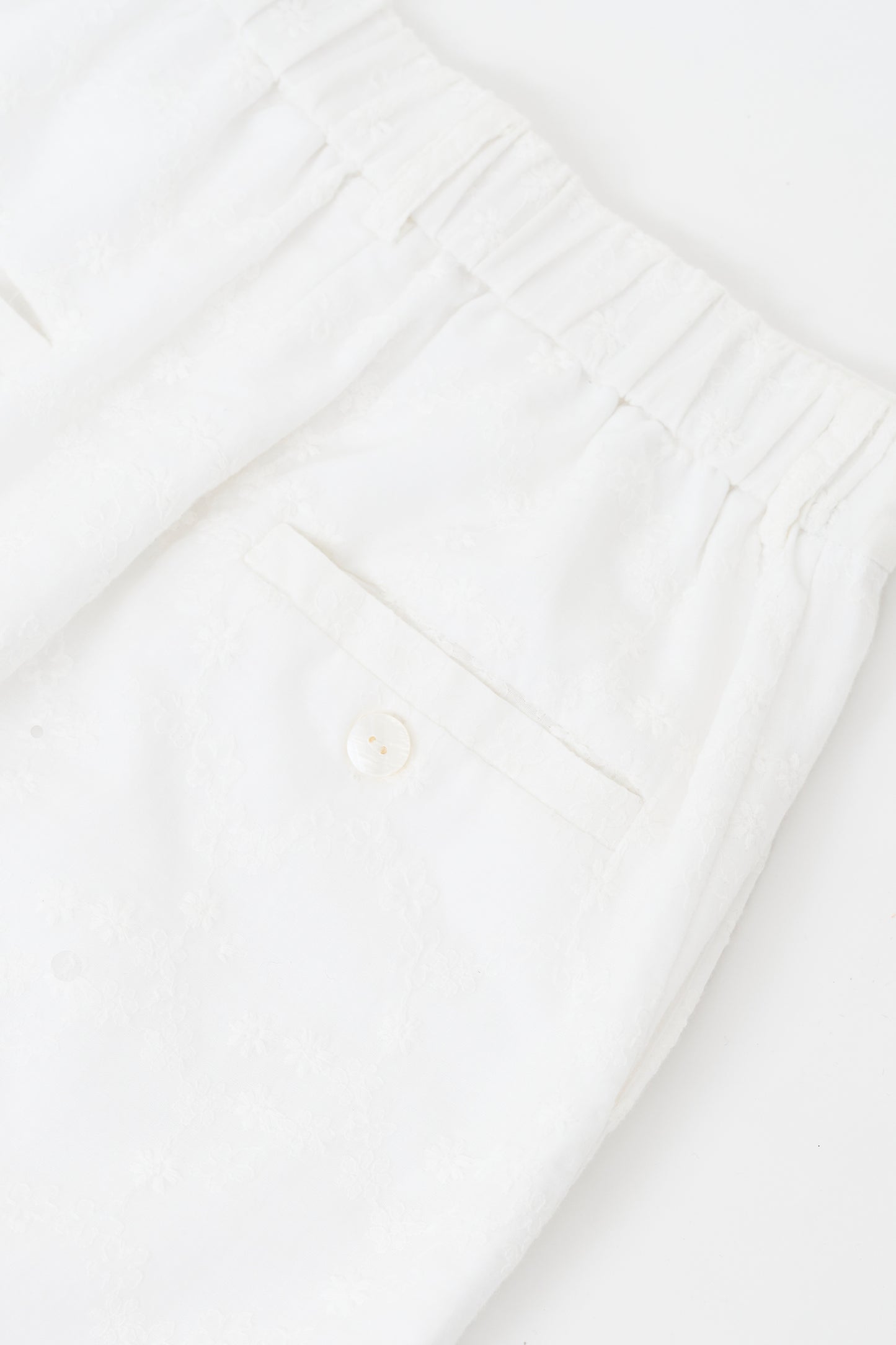 Scallop lace pants / White