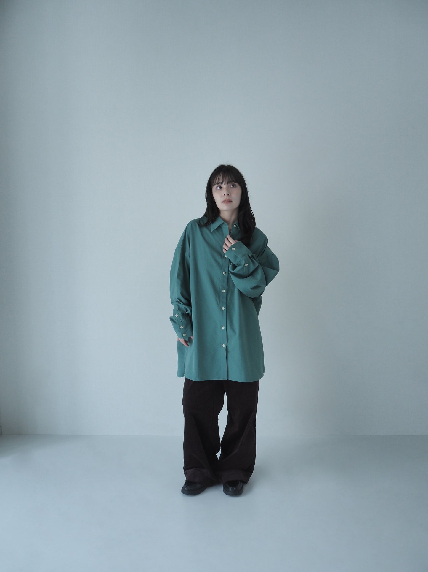peach skin shirt / green