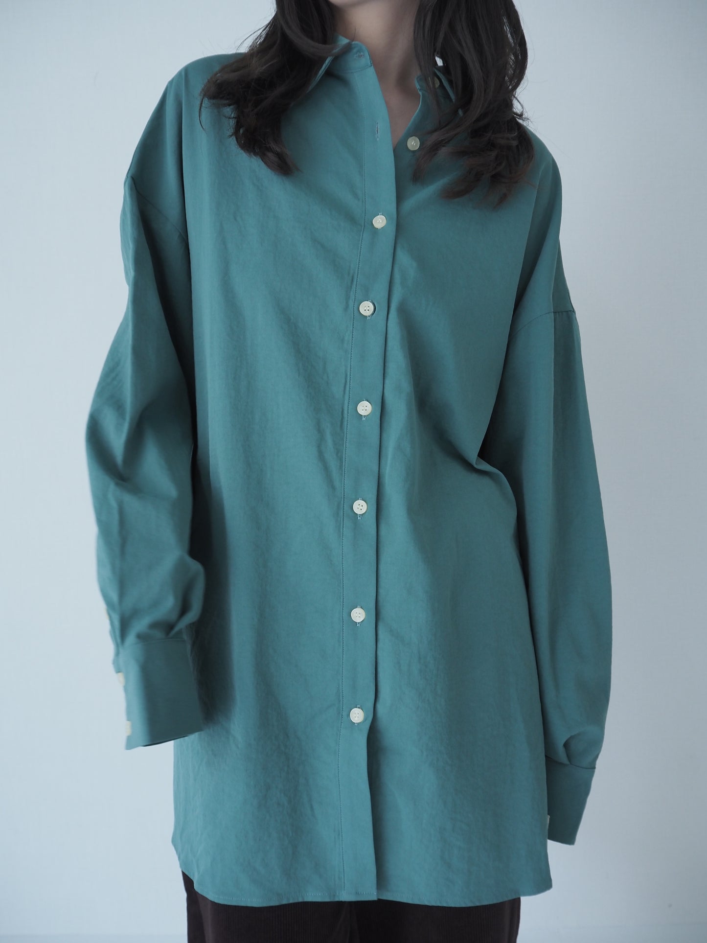 peach skin shirt / green