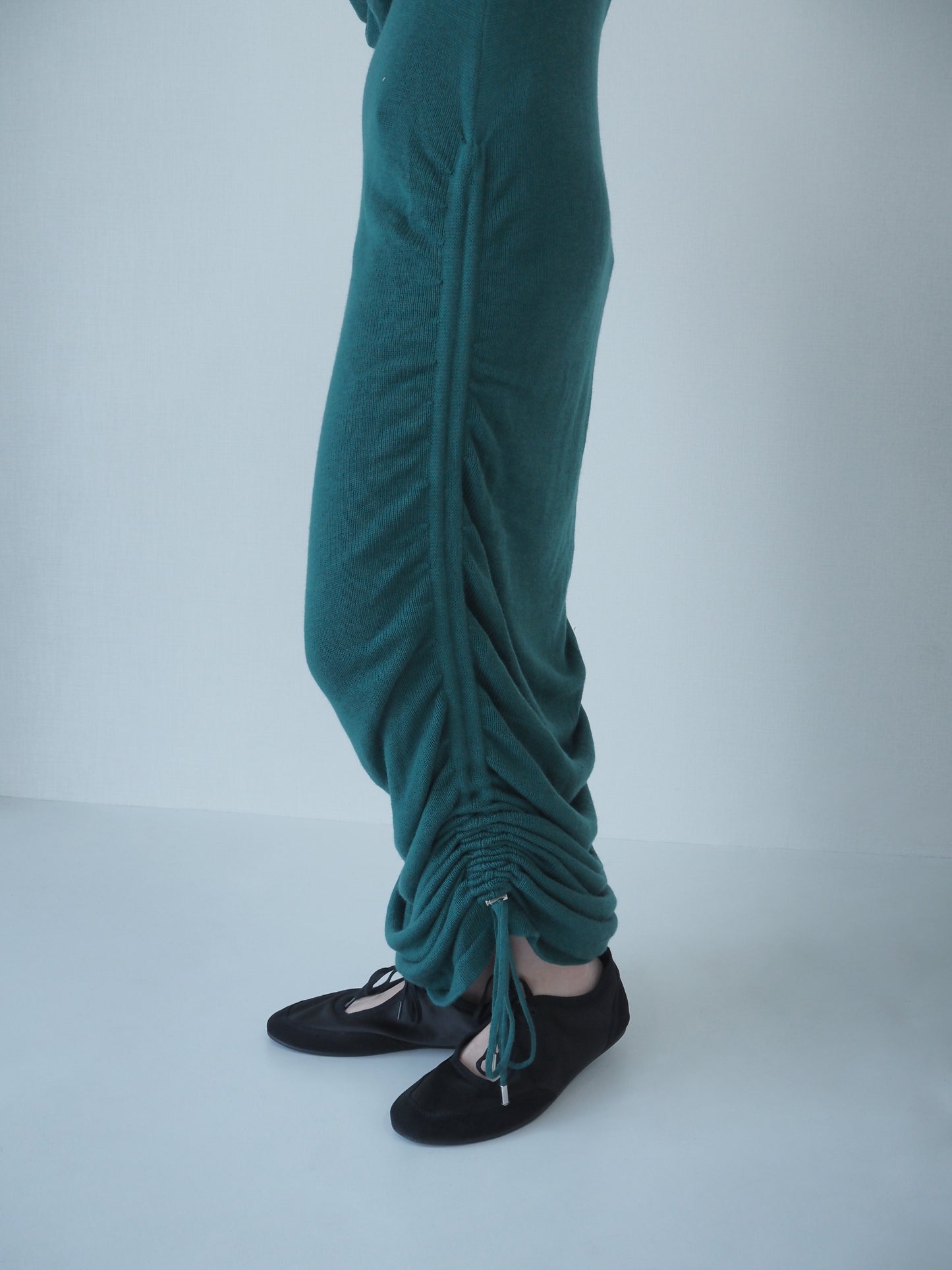 Drawstring knit long dress <Viridian>