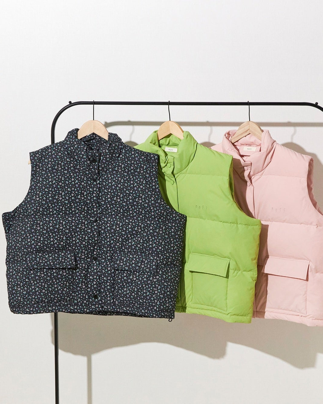 down vest / light green