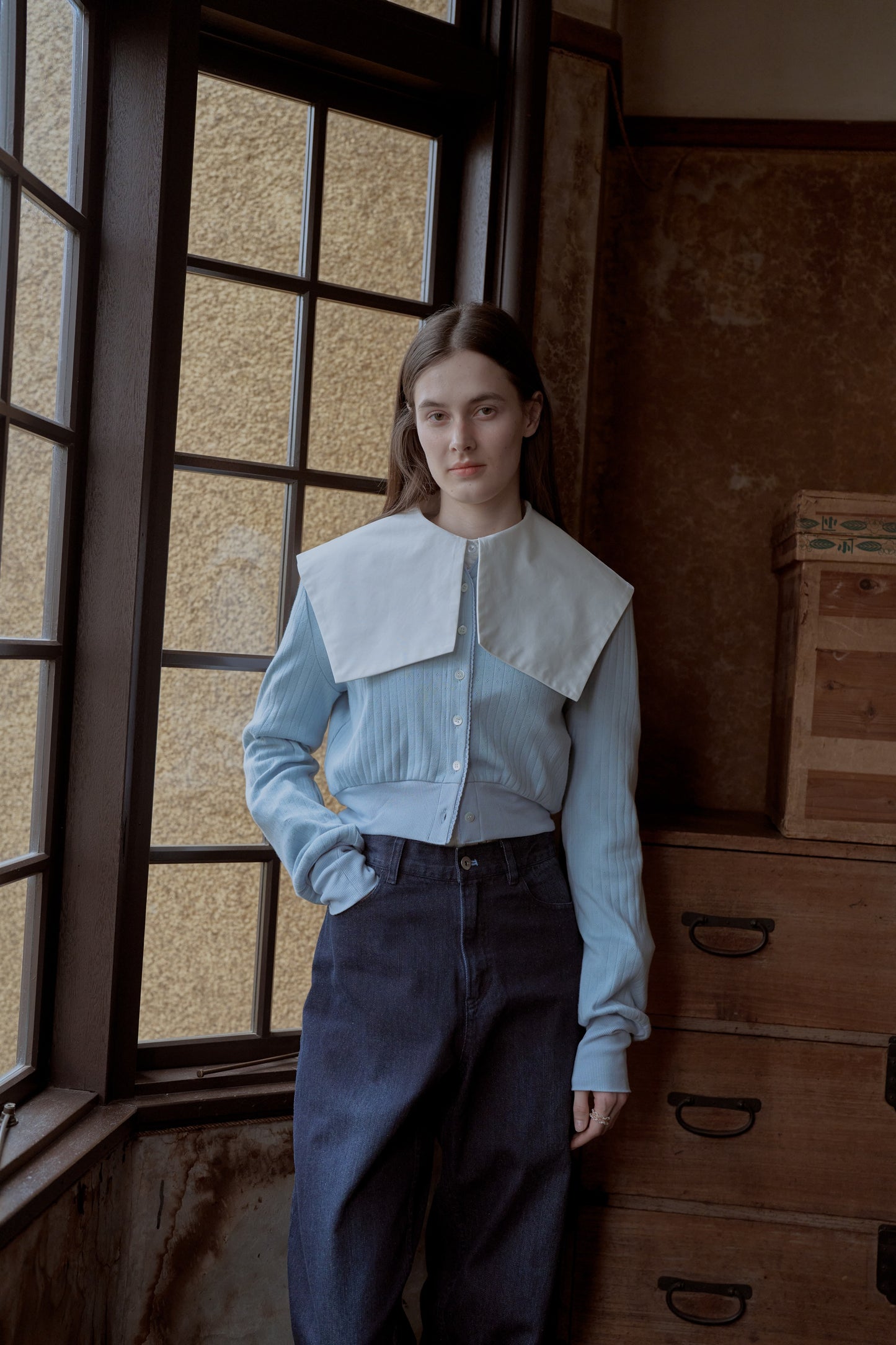 Eyelet cut cardigan / light blue