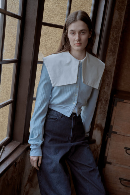 Eyelet cut cardigan / light blue