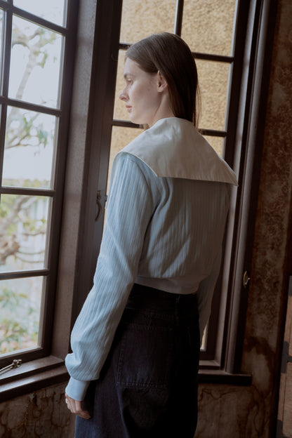 Eyelet cut cardigan / light blue