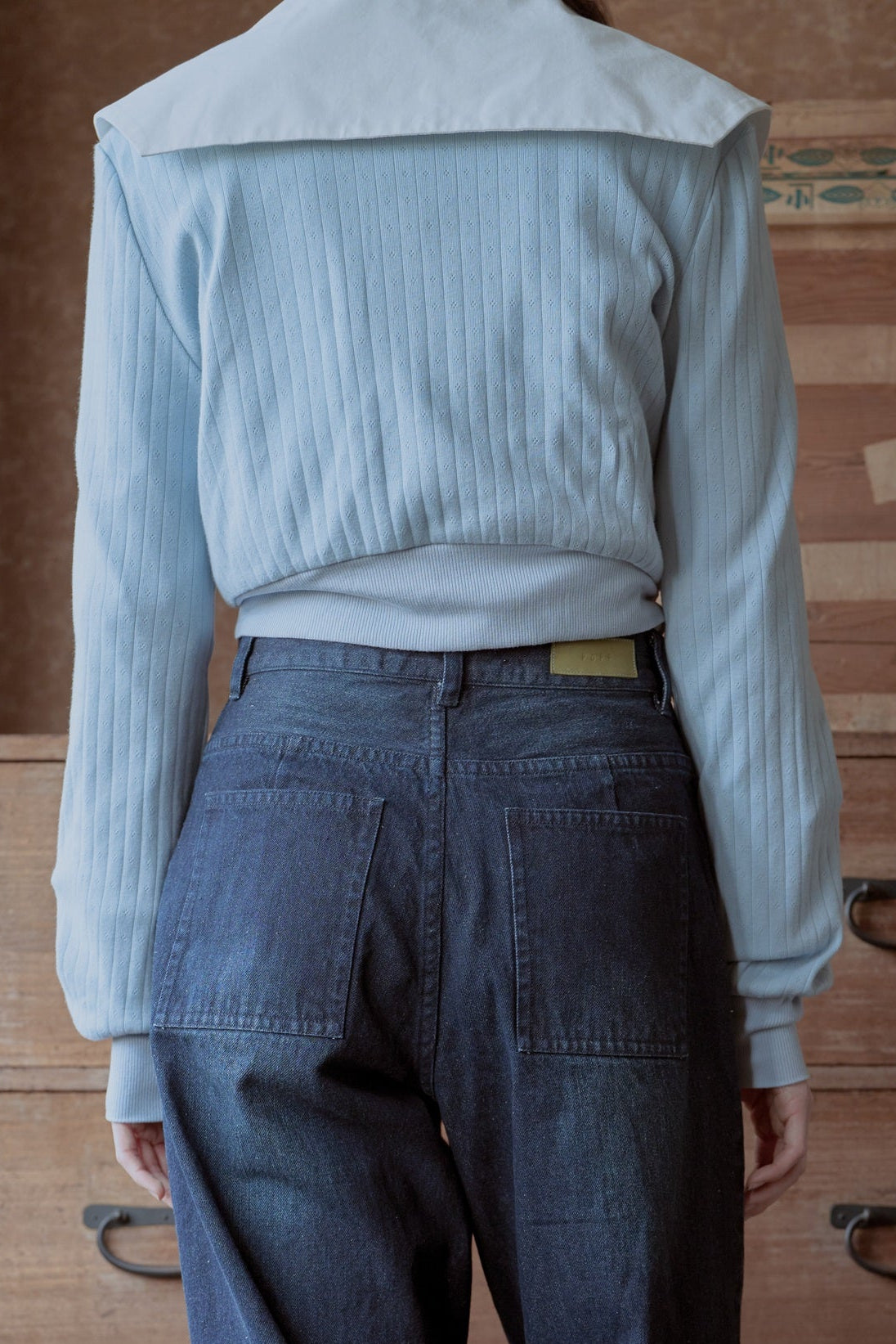 Eyelet cut cardigan / light blue