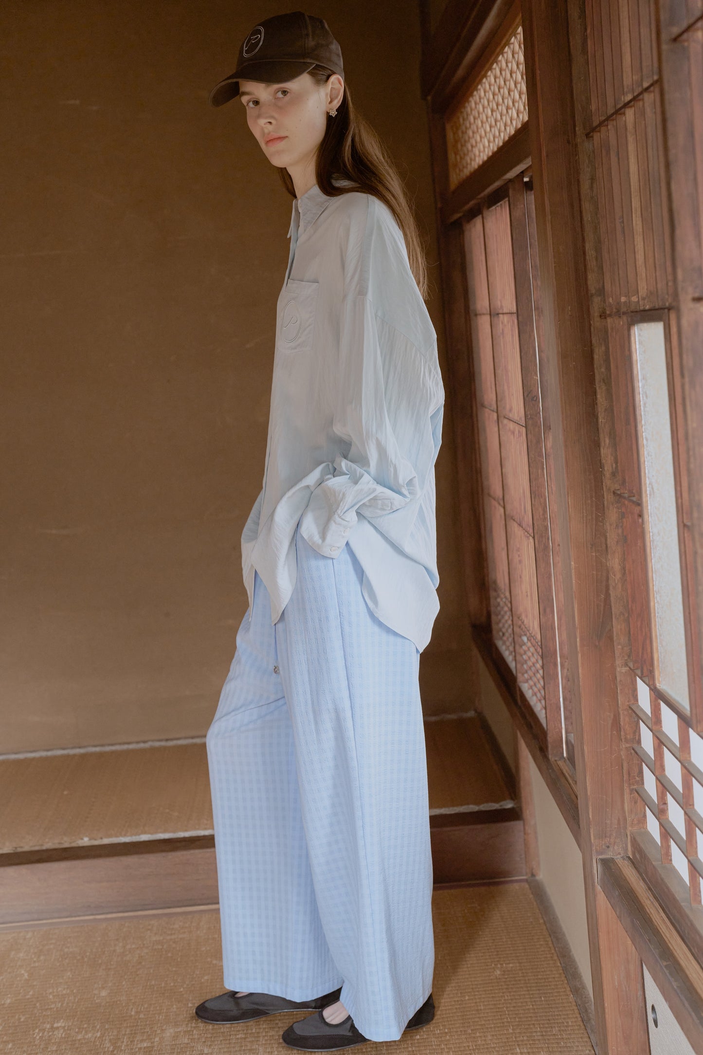 "P" Embroidery shirt / clear blue