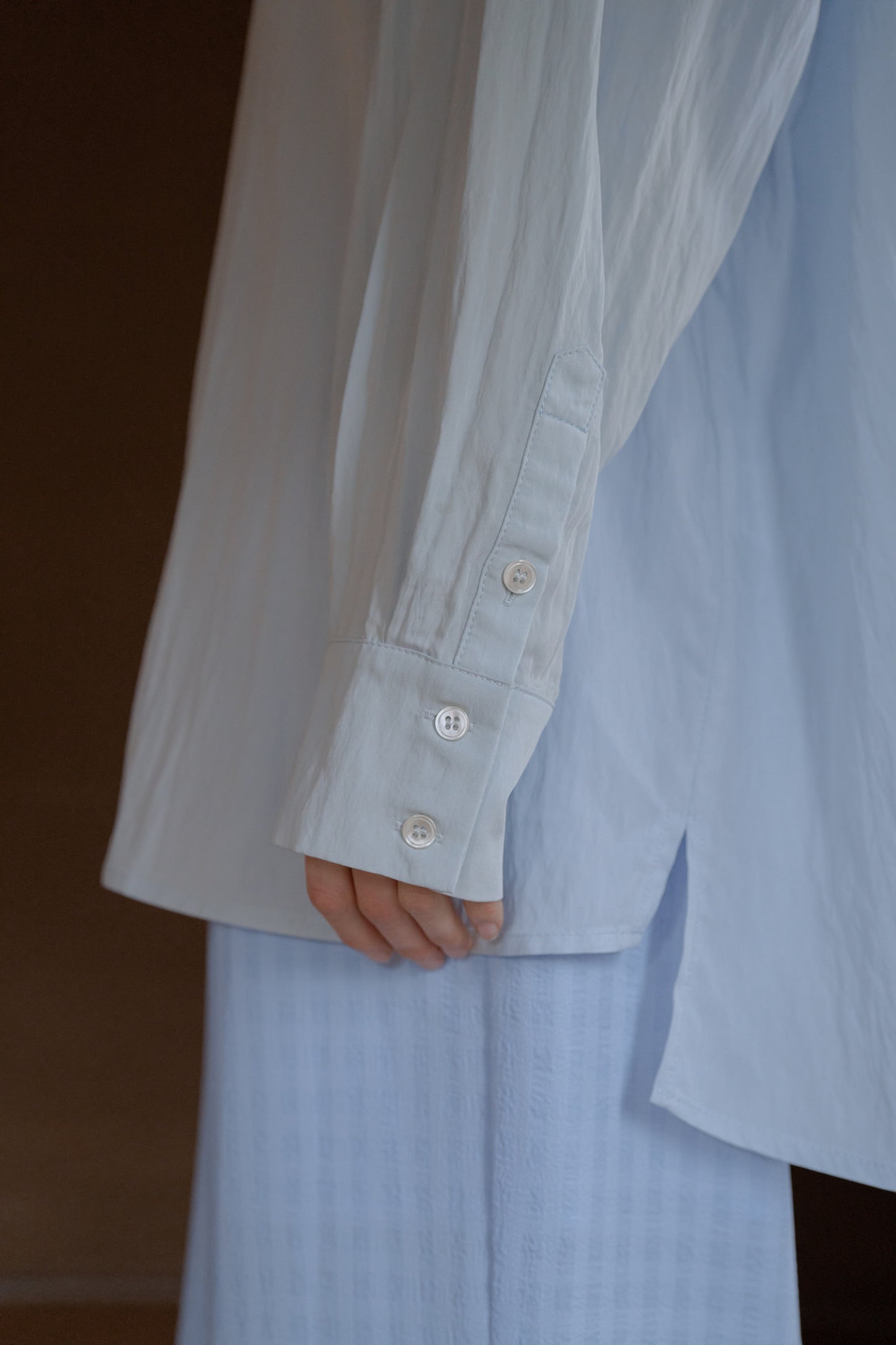 "P" Embroidery shirt / clear blue