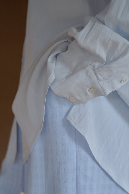 "P" Embroidery shirt / clear blue