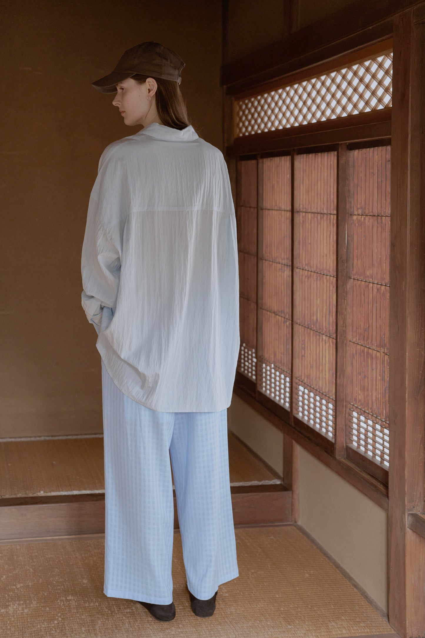 "P" Embroidery shirt / clear blue