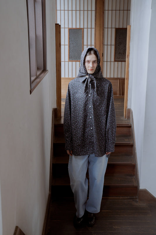 "P" Embroidery shirt / bouquet