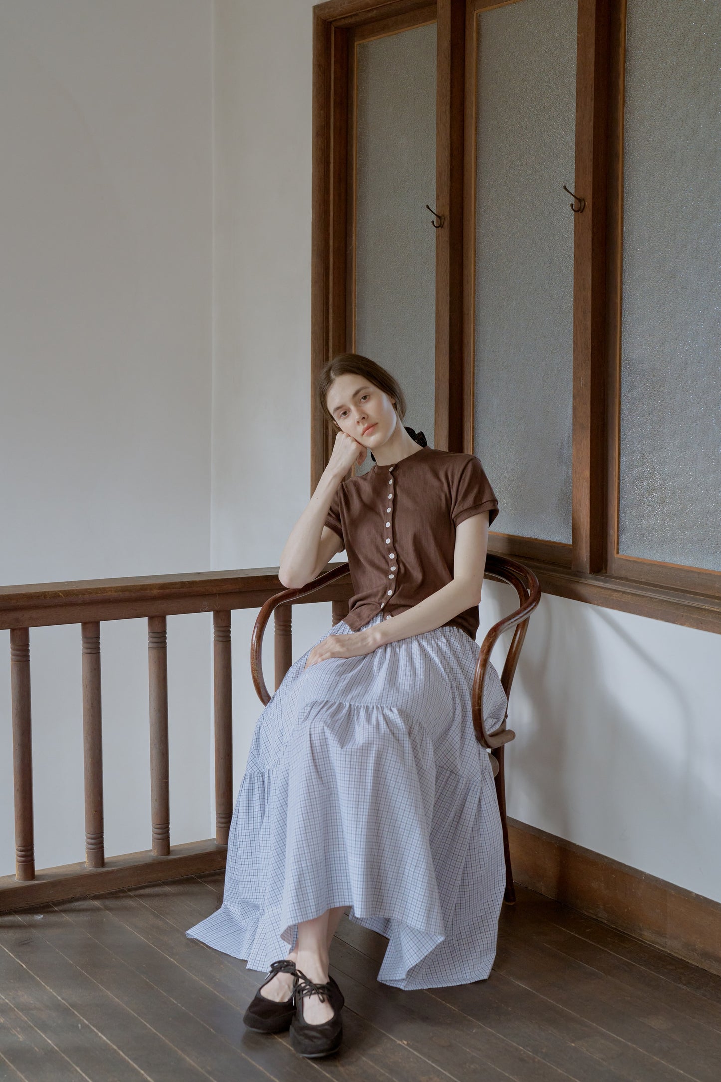 eyelet cut button Tshirt / chestnut