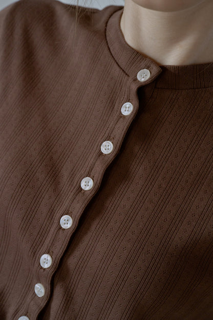 eyelet cut button Tshirt / chestnut