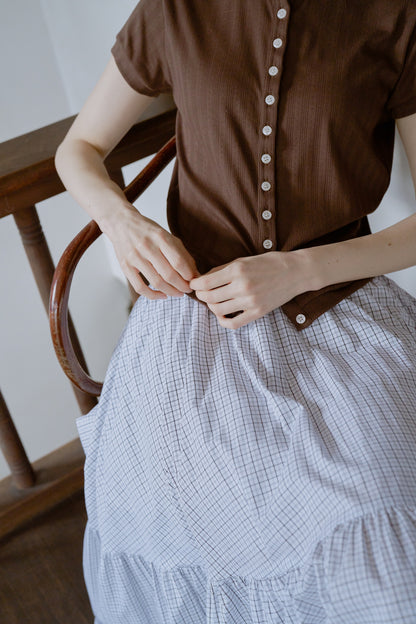 eyelet cut button Tshirt / chestnut