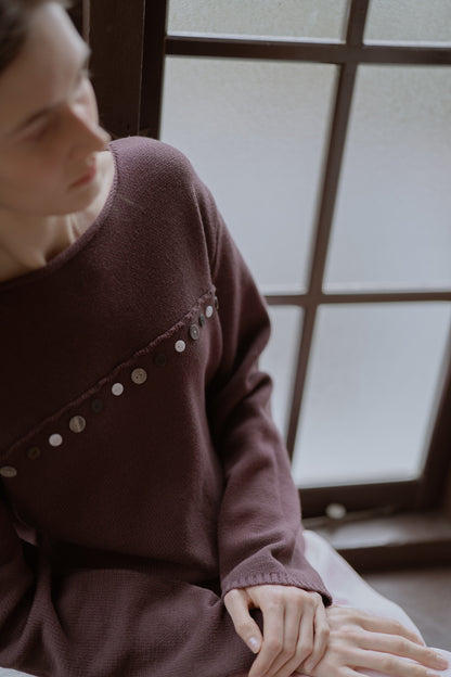 Random button relax knit pullover / cassis brown