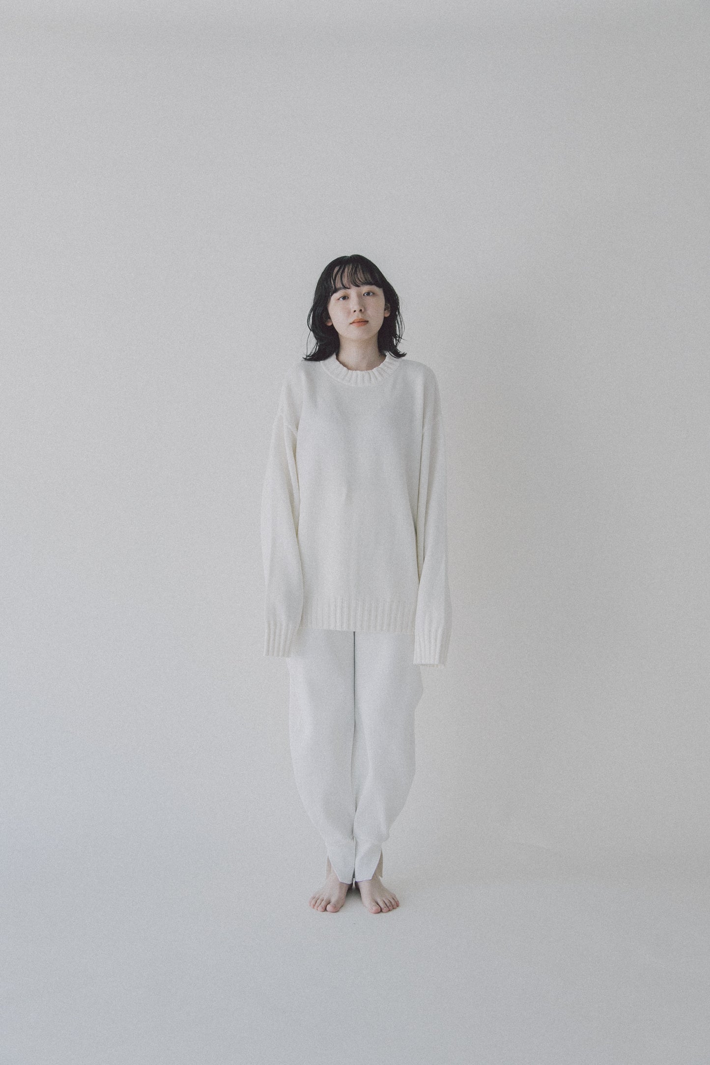 Back broad stitch sweater / White