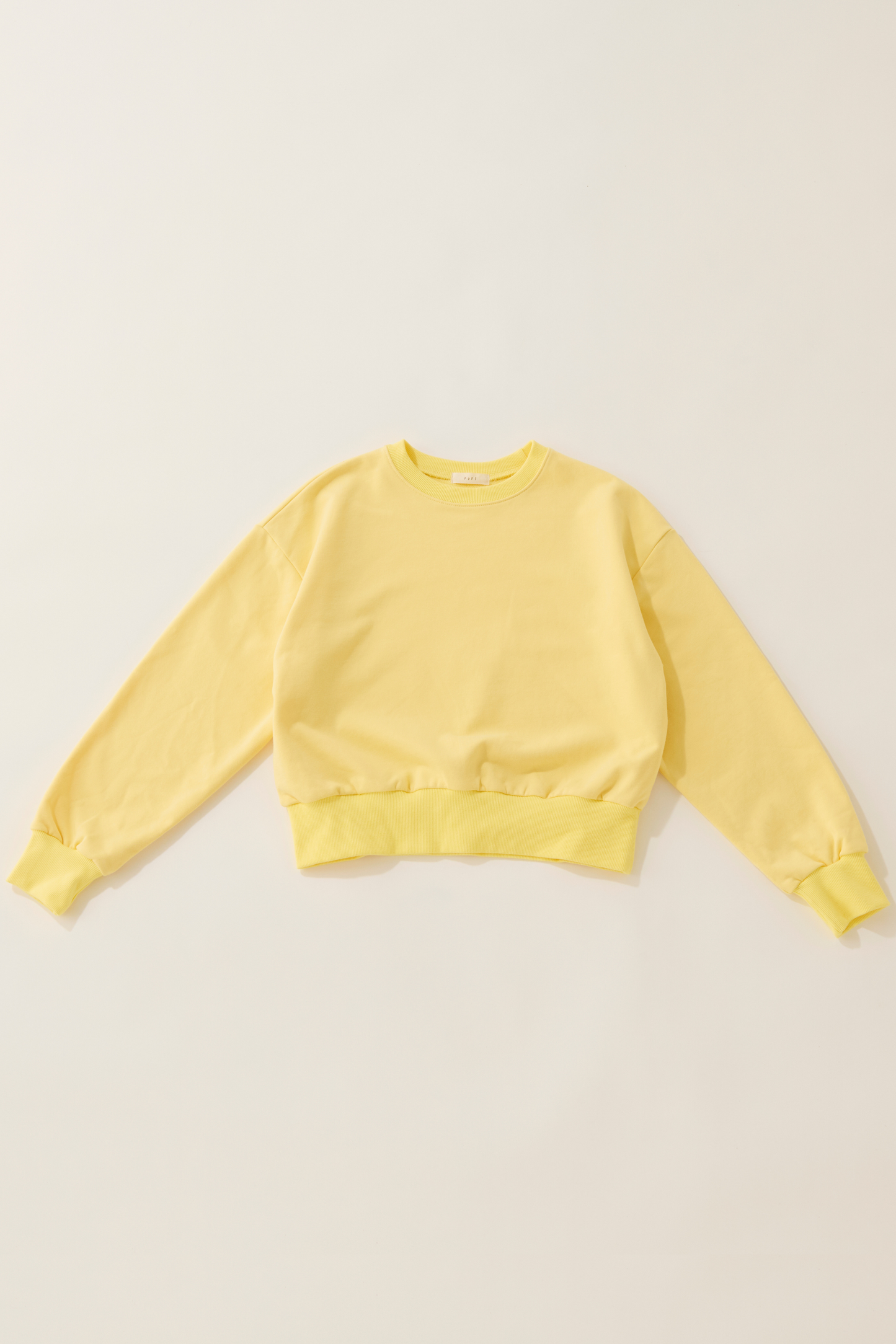 Shoulder logo pullover / yellow