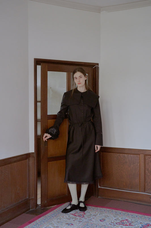 BlackLace hem satin skirt / rich black