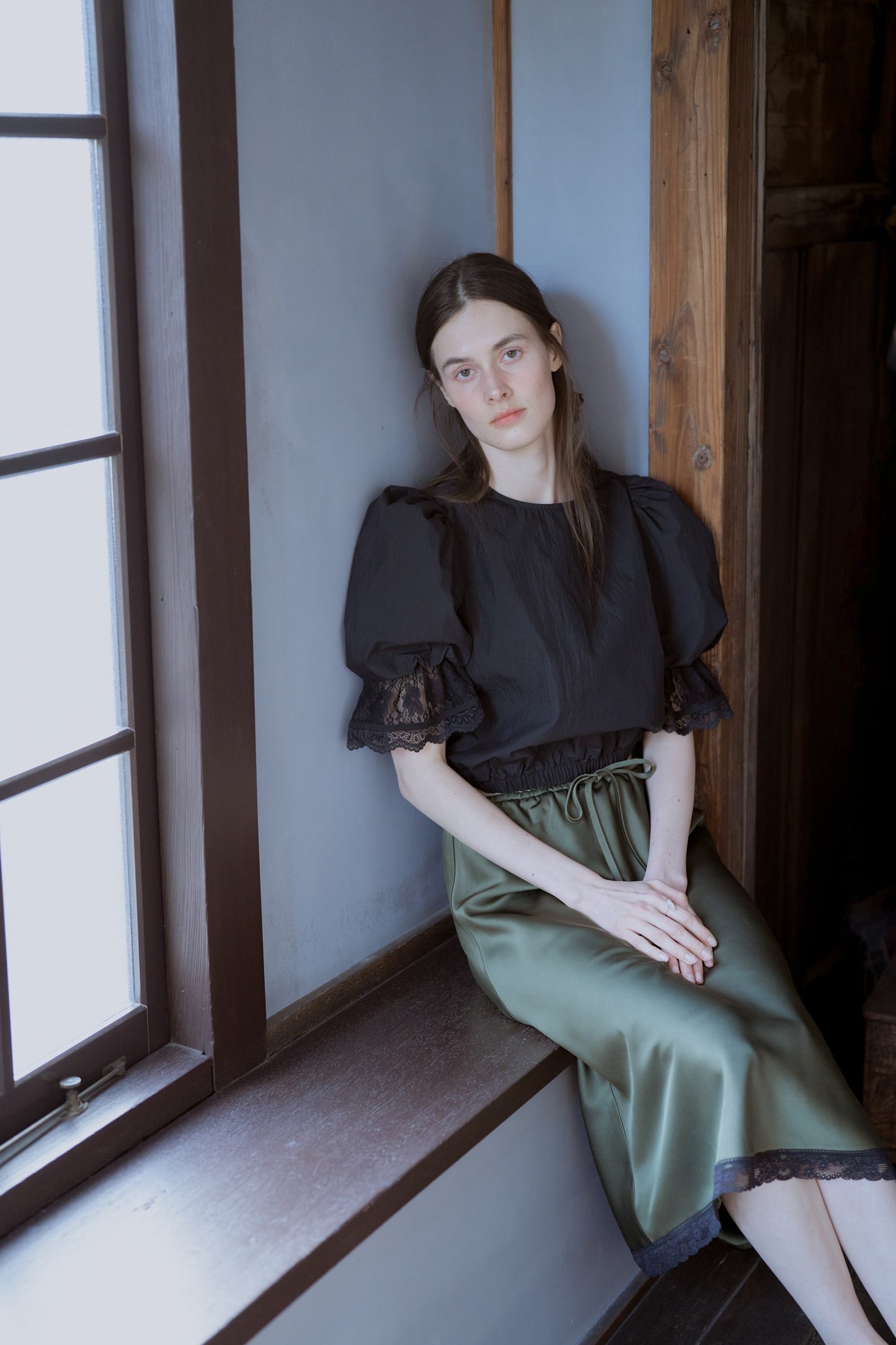Lace puff balloon blouse / black