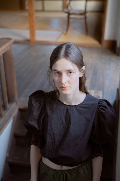 Lace puff balloon blouse / black