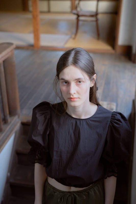 Lace puff balloon blouse / black