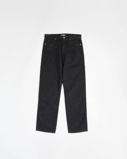 Basic straight denim　／Black