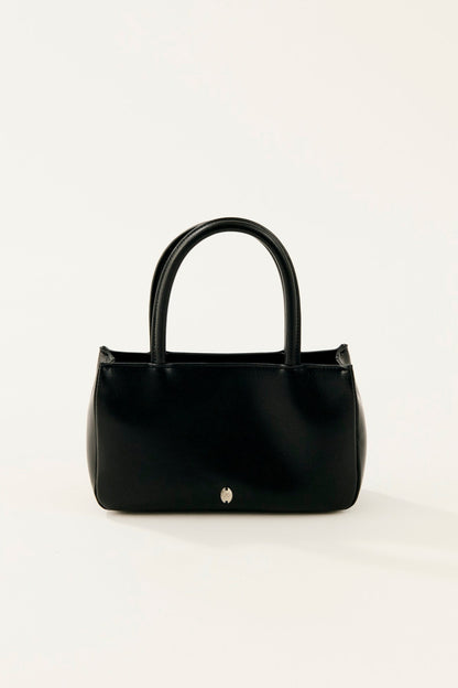 leather hand bag / rich black