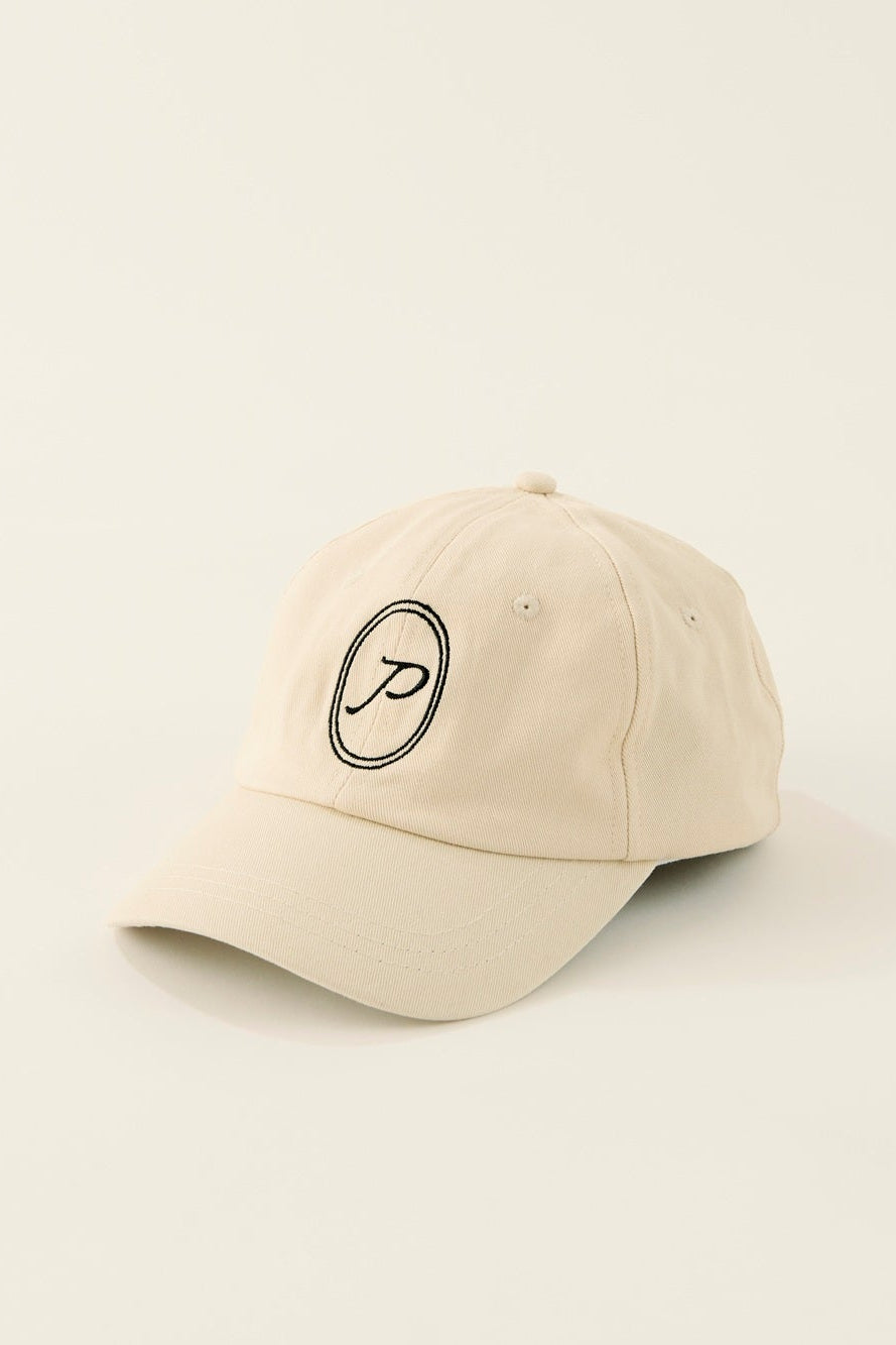 "P" Embroidery cap / ivory