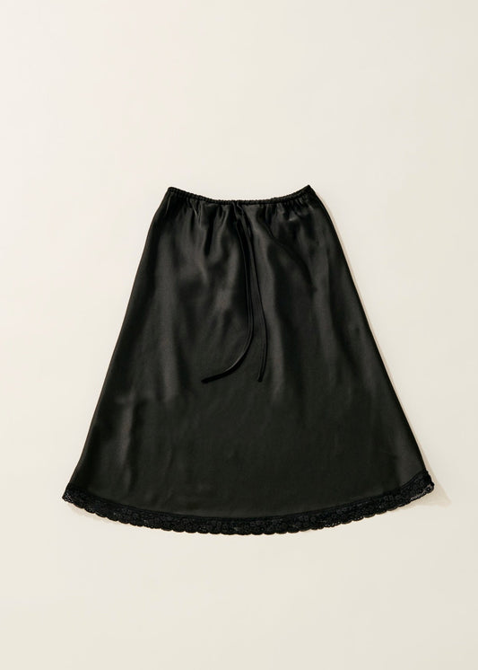 BlackLace hem satin skirt / rich black