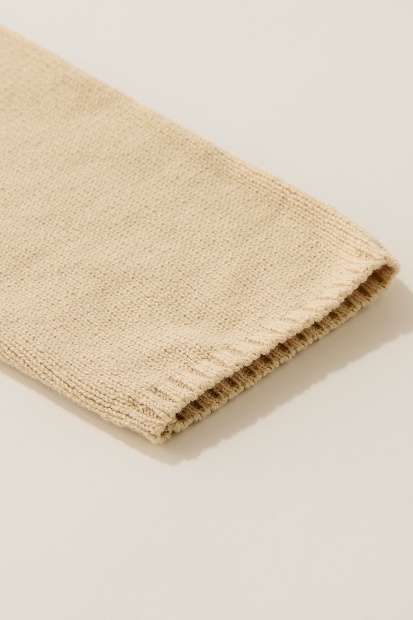 Random button relax knit pullover / ecru