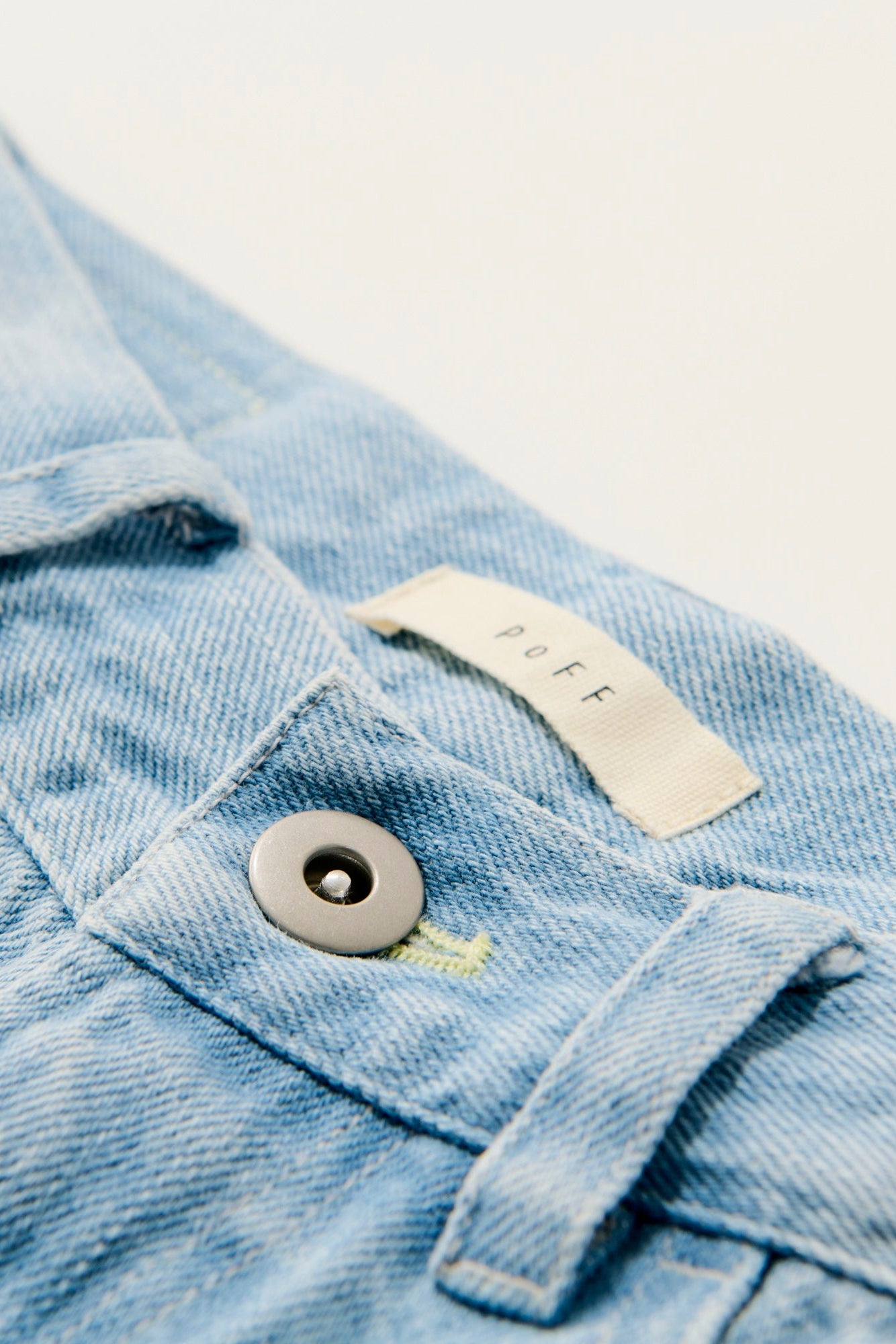 Washed  wide denim / light blue