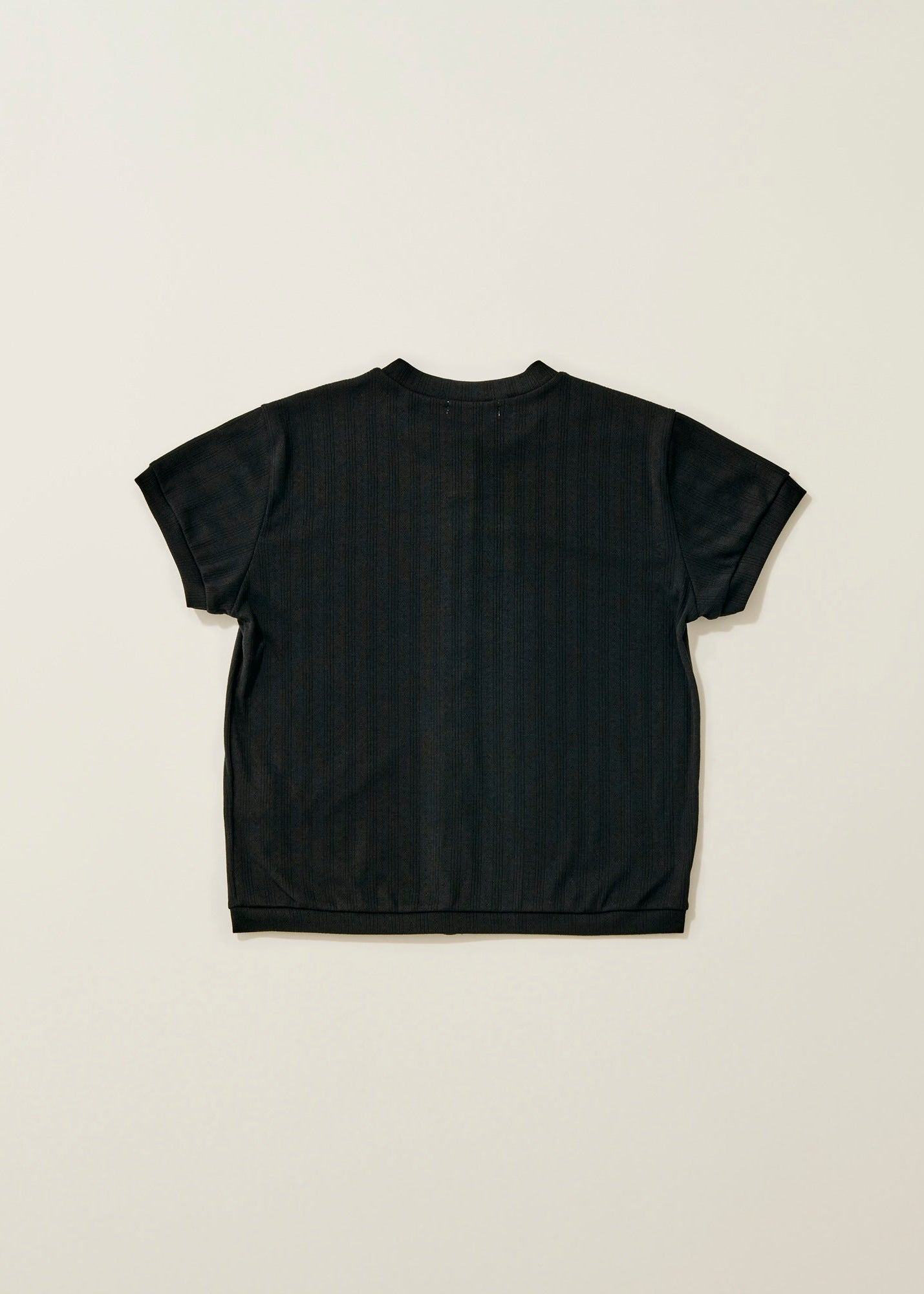 eyelet cut button Tshirt / black