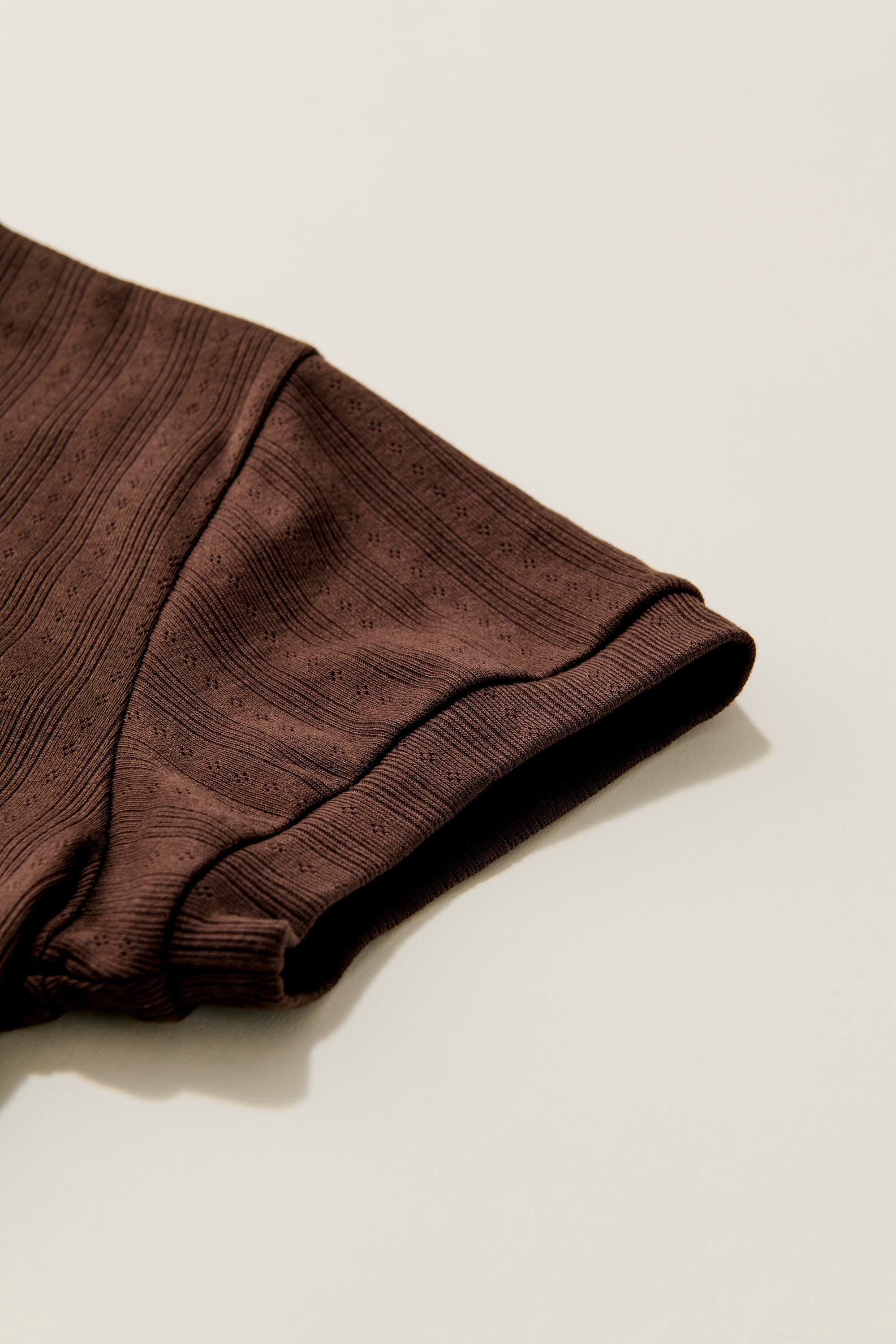 eyelet cut button Tshirt / chestnut – PoFF公式オンラインショップ