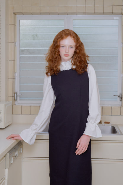 Volume frill collar blouse / white