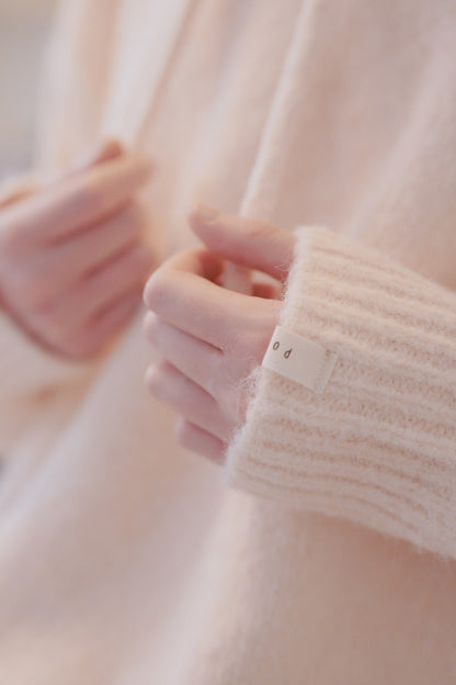 Fluffy Knit Hoodie / peach milk