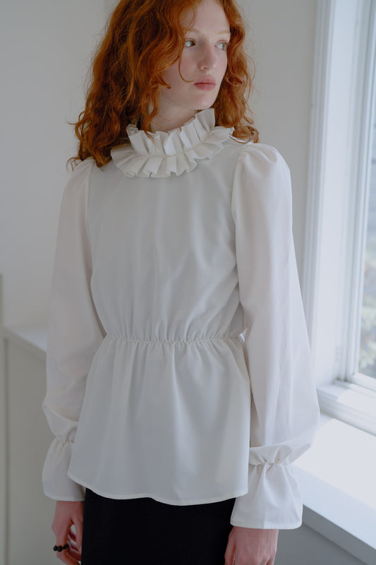 Volume frill collar blouse / white