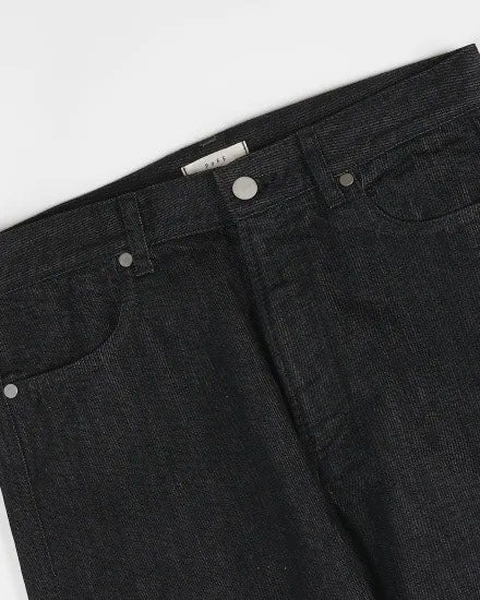 Basic straight denim　／Black