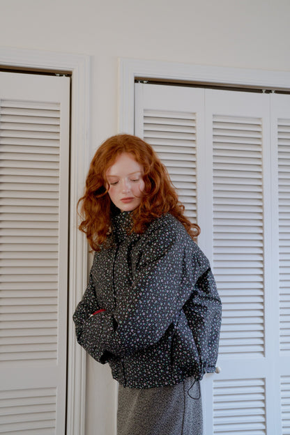 Short down jacket/  bouquet