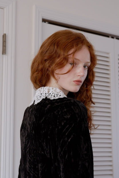 Lace collar velour cardigan / black